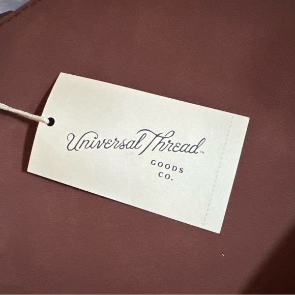 Slouchy Crescent Sling Handbag - Universal Thread - Brown - NEW with TAGS - Picture 6 of 9